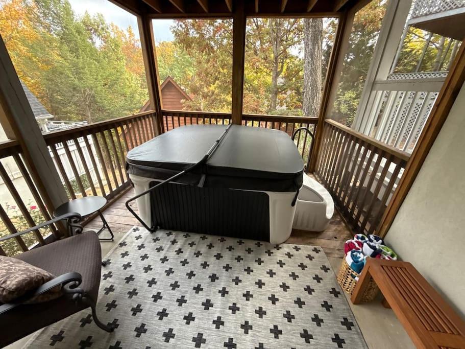 Relax At Forge Chalet Tranquil Retreat Near Attractions Pigeon Forge Exterior photo