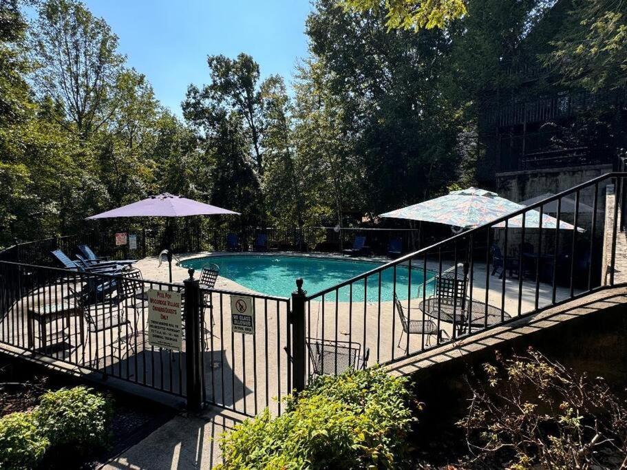 Relax At Forge Chalet Tranquil Retreat Near Attractions Pigeon Forge Exterior photo